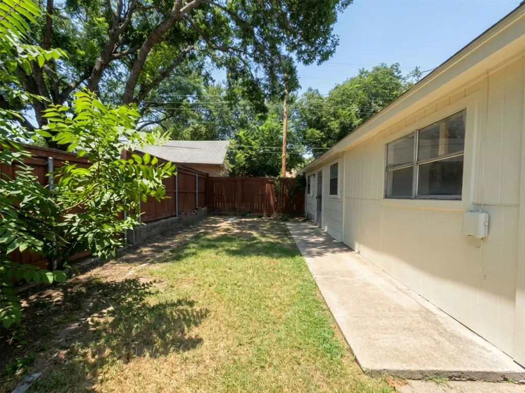 2011 N Houston Street Fort Worth TX 76164