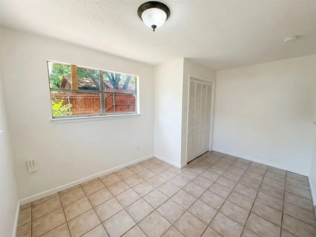 2011 N Houston Street Fort Worth TX 76164