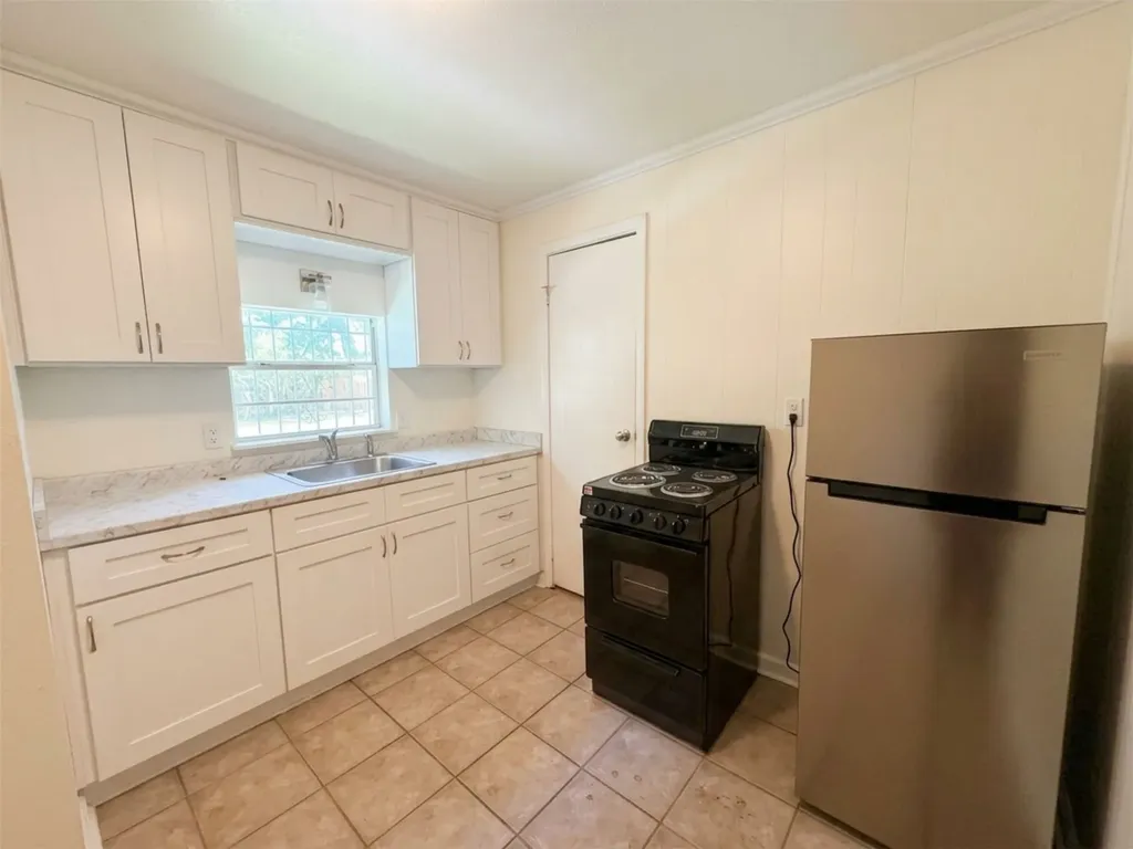 2011 N Houston Street Fort Worth TX 76164