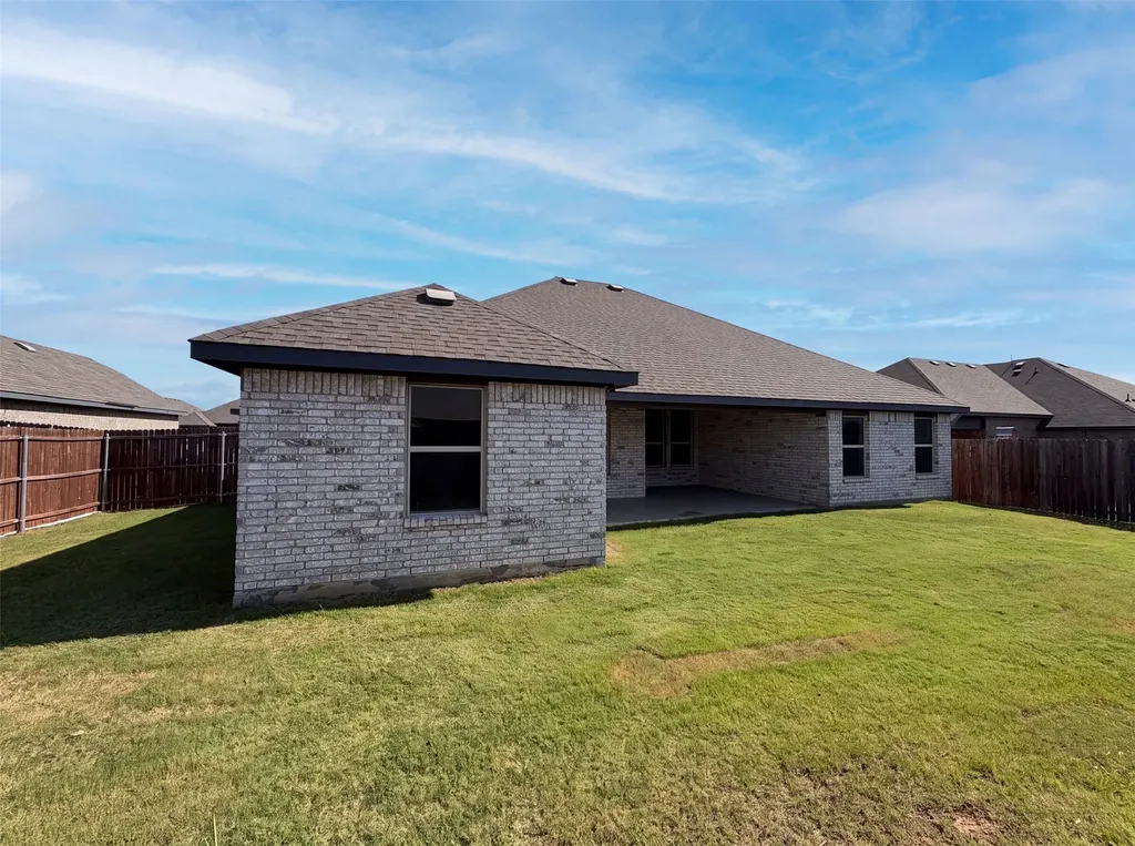 1530 Woodmere Drive Krum TX 76249