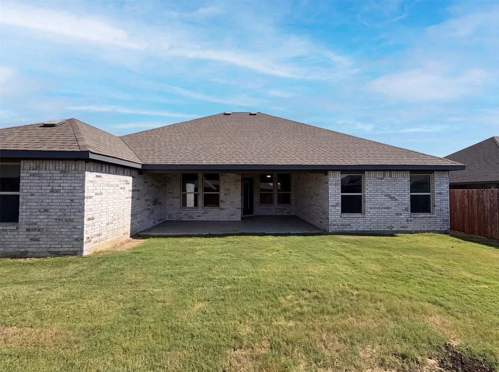 1530 Woodmere Drive Krum TX 76249