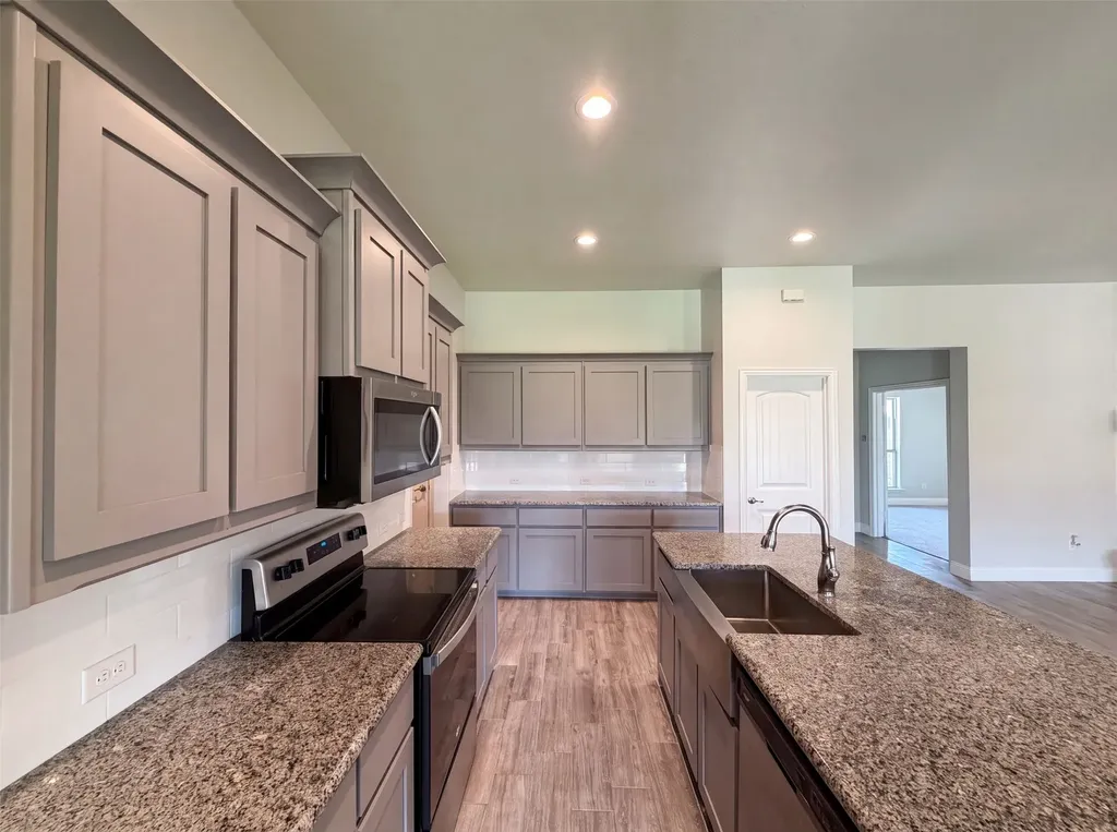 1530 Woodmere Drive Krum TX 76249