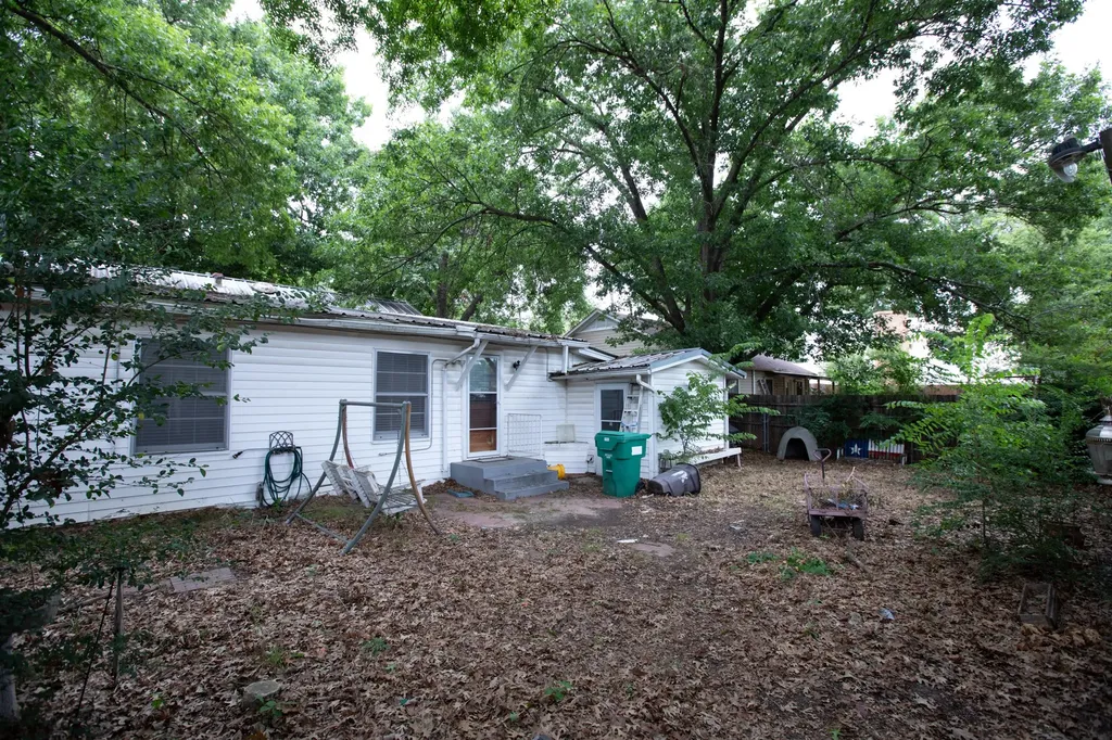 304 Roberts Avenue Terrell TX 75160