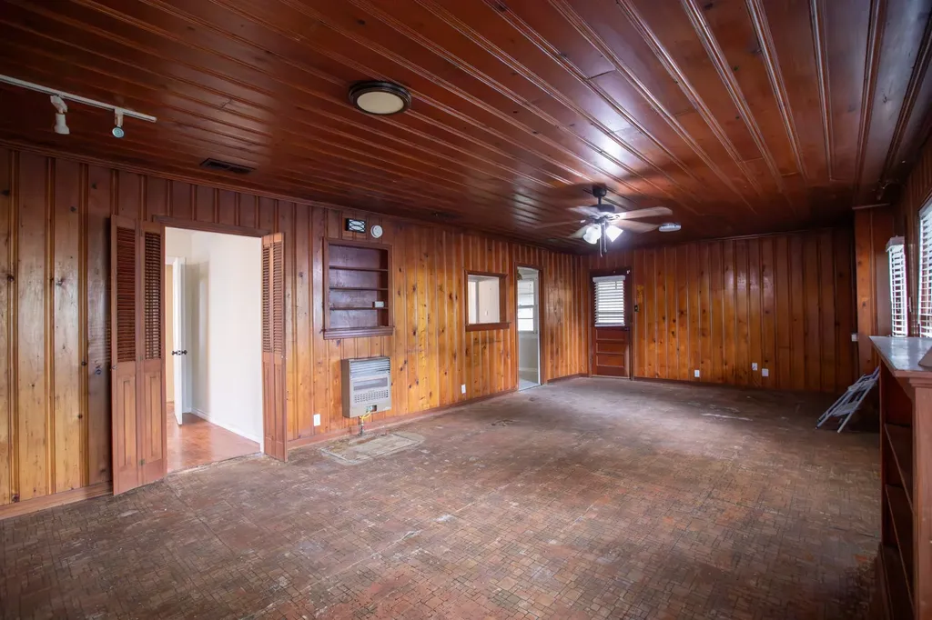 304 Roberts Avenue Terrell TX 75160