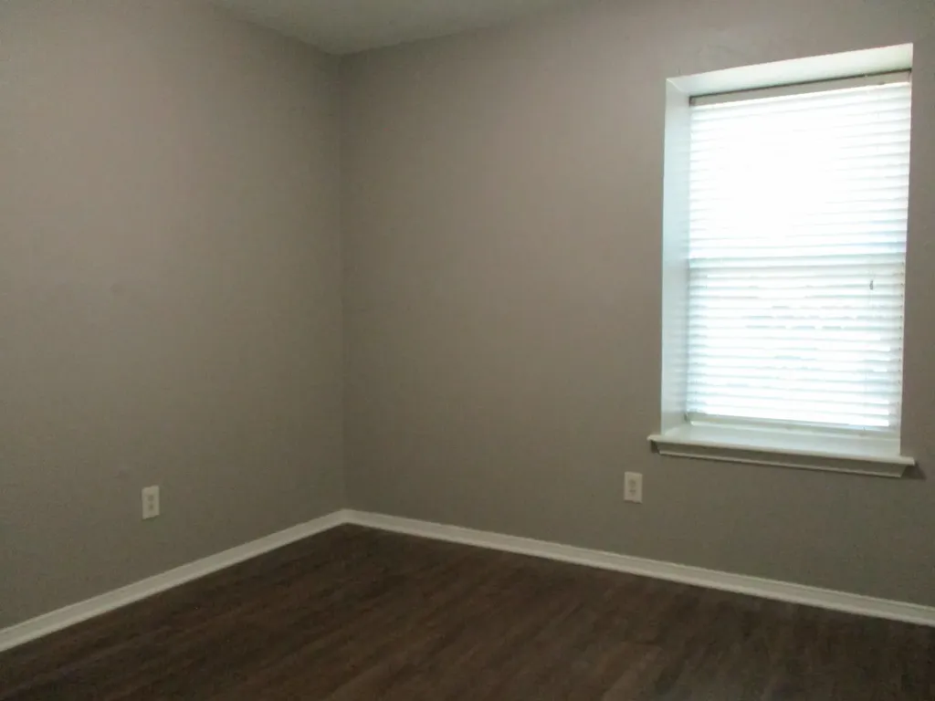 912 Shell Court Bedford TX 76022
