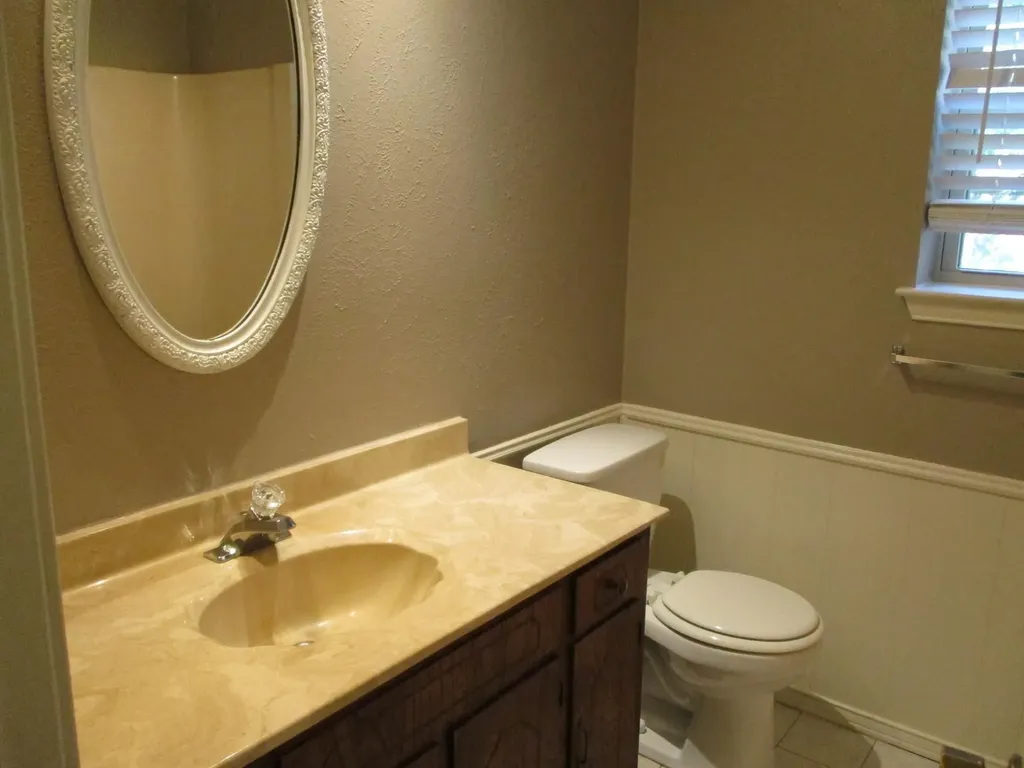 912 Shell Court Bedford TX 76022