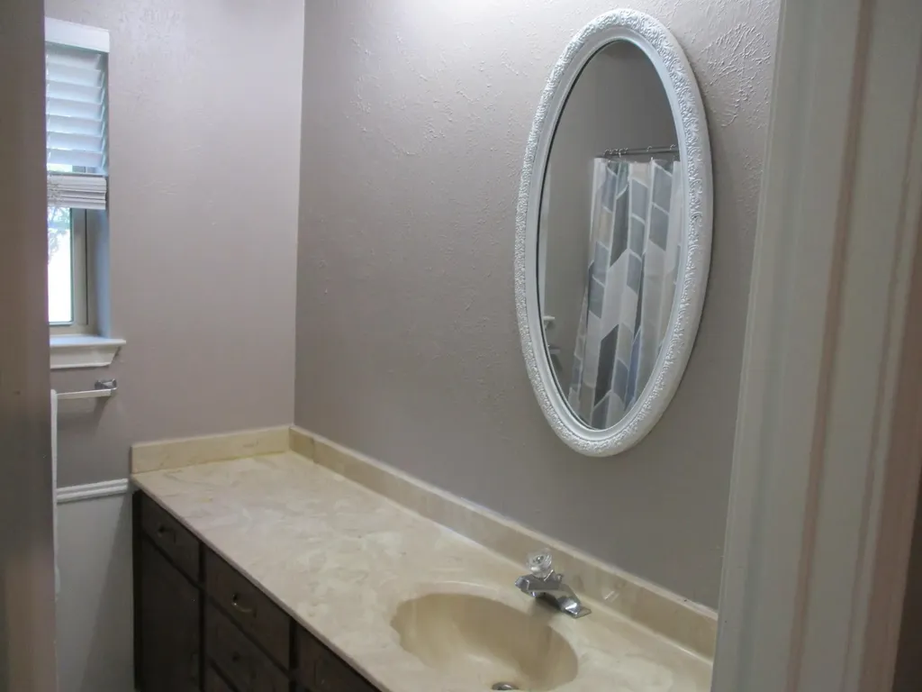 912 Shell Court Bedford TX 76022