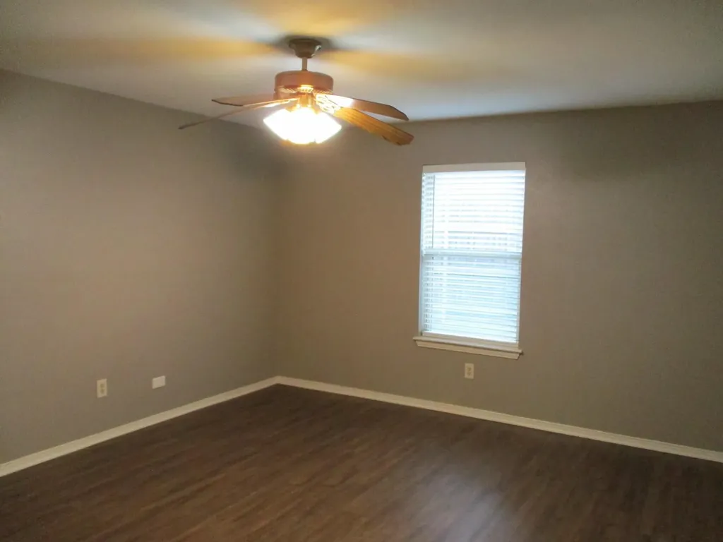 912 Shell Court Bedford TX 76022