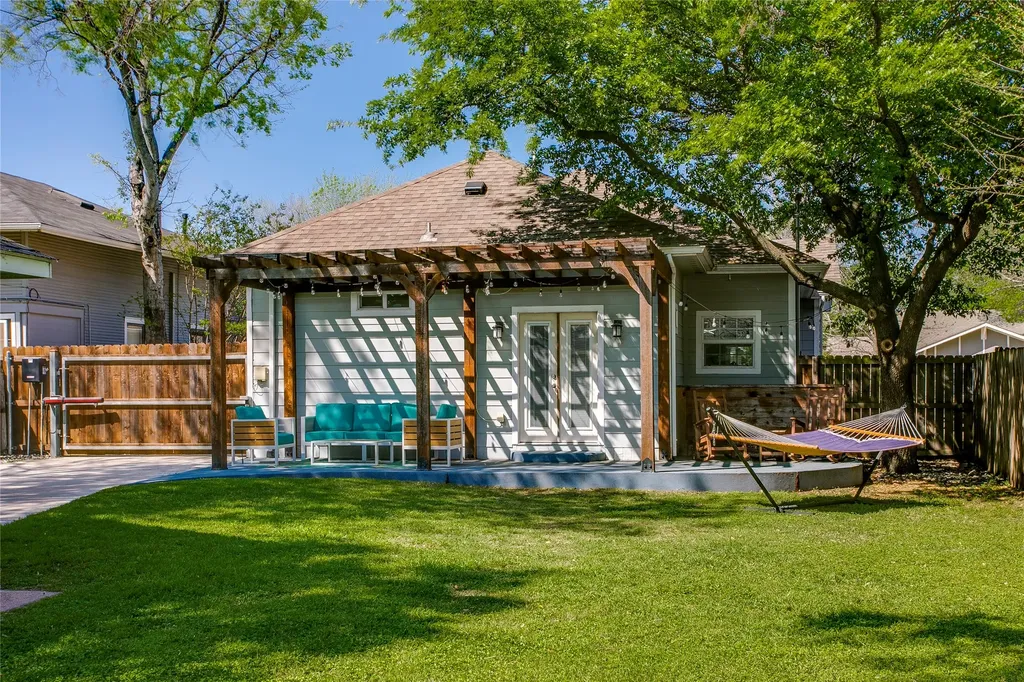 322 S Brighton Avenue Dallas TX 75208