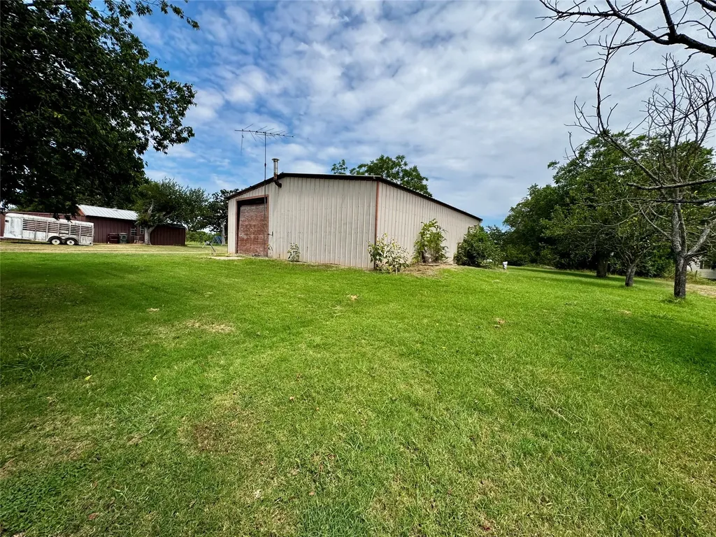 1438 Hurst Road Axtell TX 76624