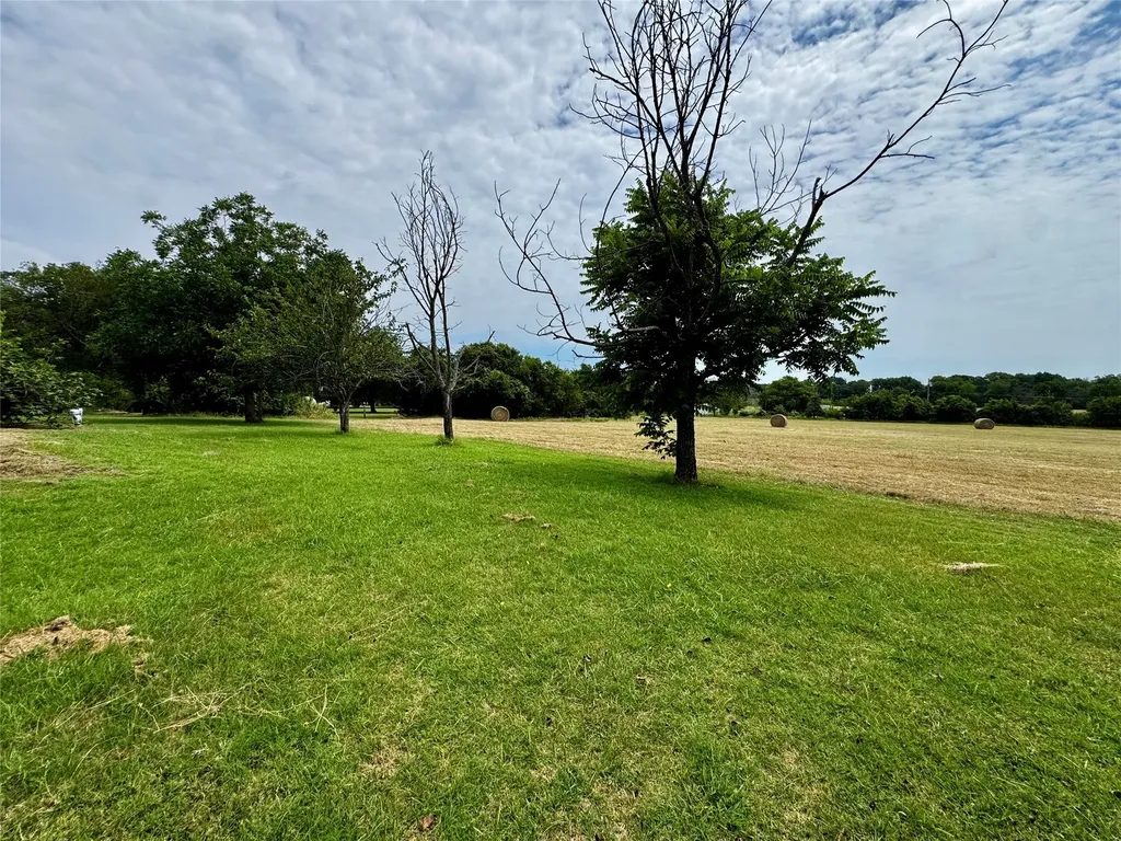 1438 Hurst Road Axtell TX 76624