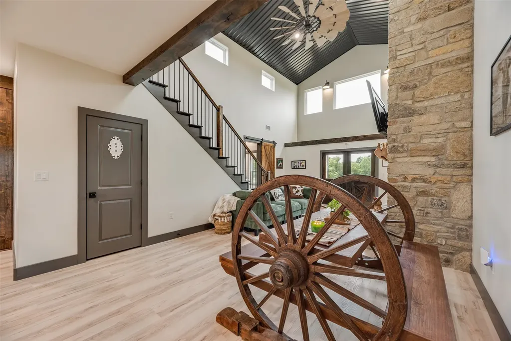 9924 NW County Road 2221 Barry TX 75102
