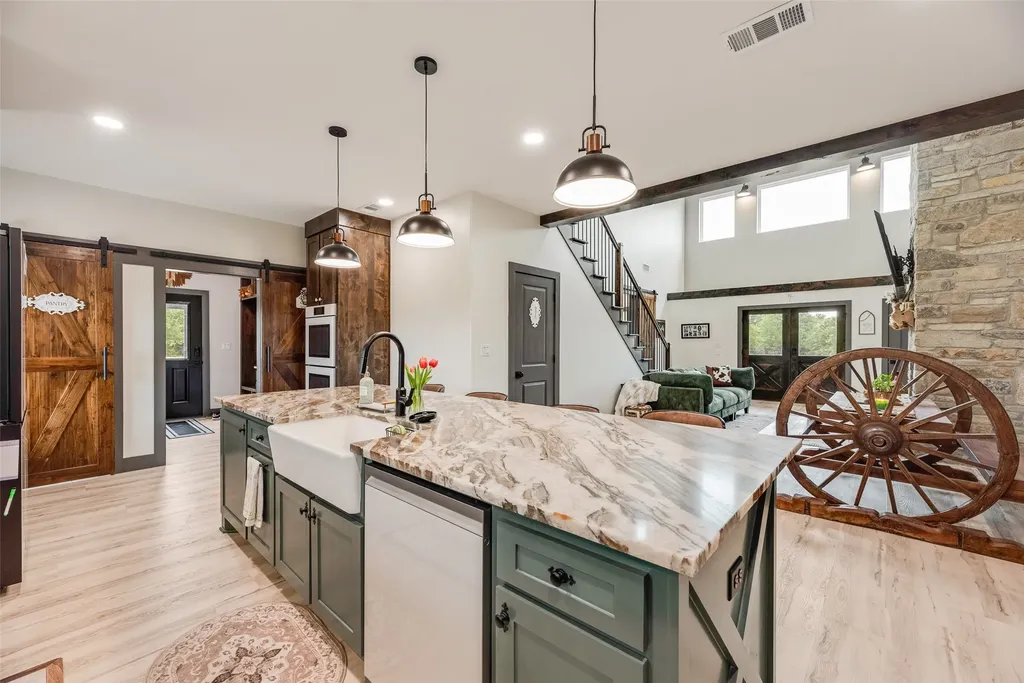 9924 NW County Road 2221 Barry TX 75102