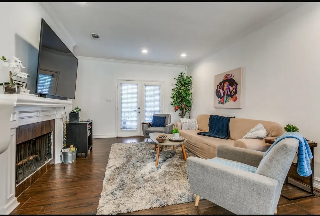 3550 Country Square Drive Carrollton TX 75006