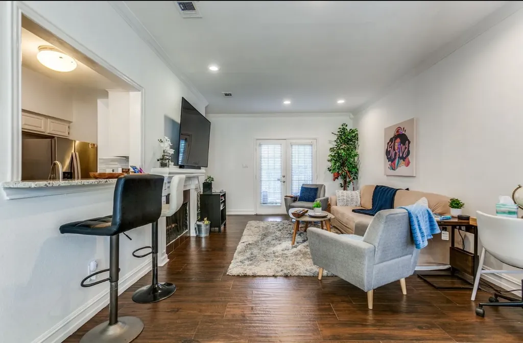 3550 Country Square Drive Carrollton TX 75006