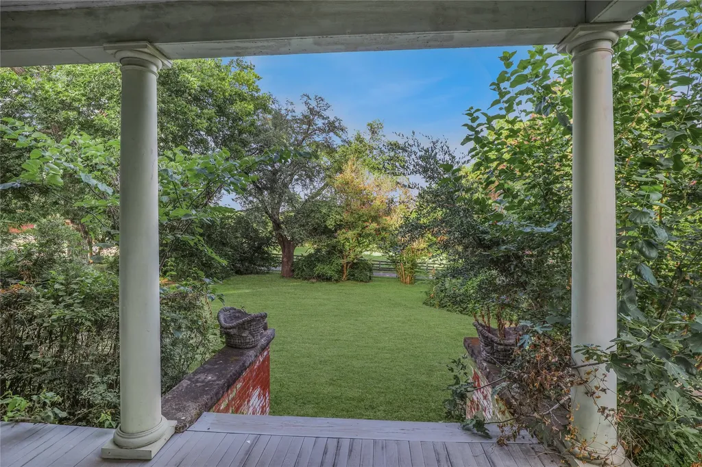 903 Parker Street Mckinney TX 75069