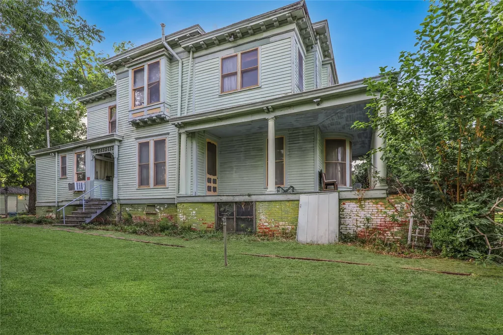 903 Parker Street Mckinney TX 75069