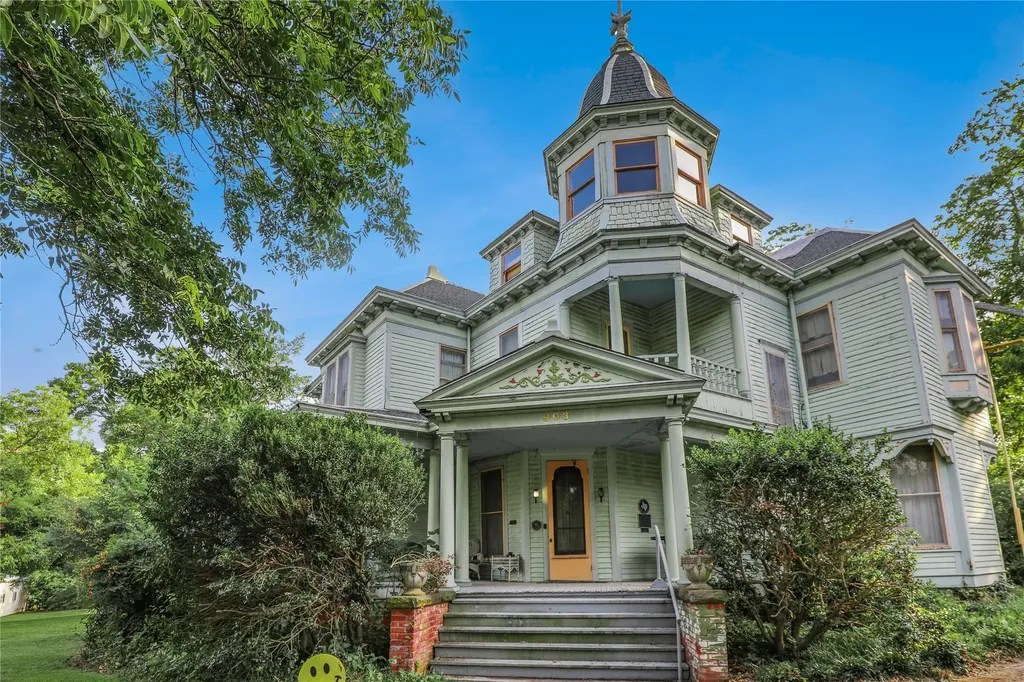 903 Parker Street Mckinney TX 75069
