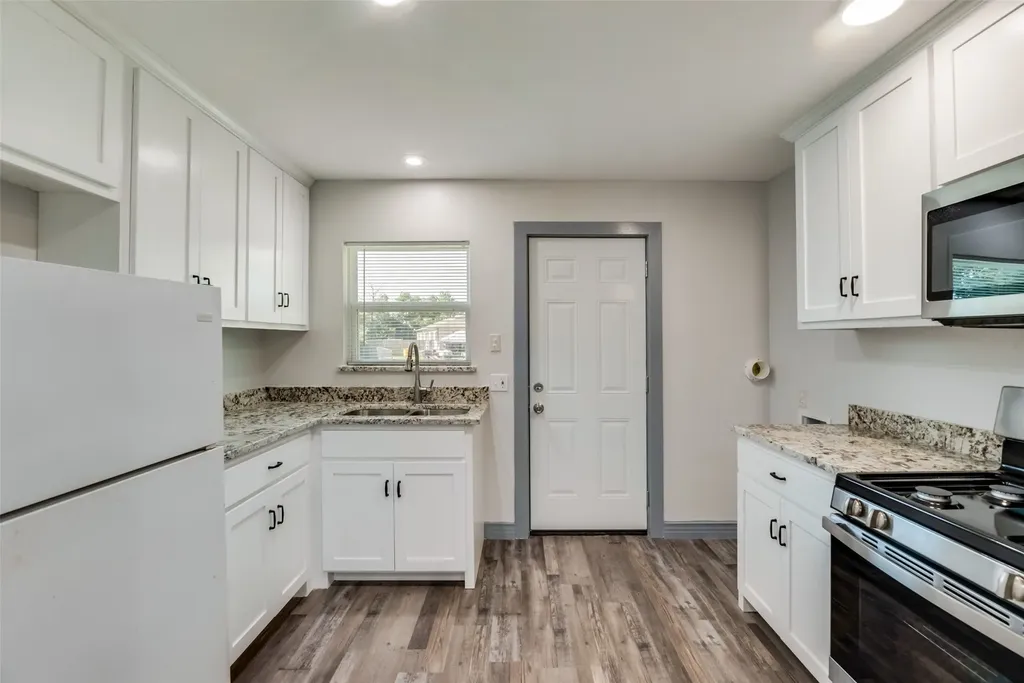 2210 Manor Street Grand Prairie TX 75050