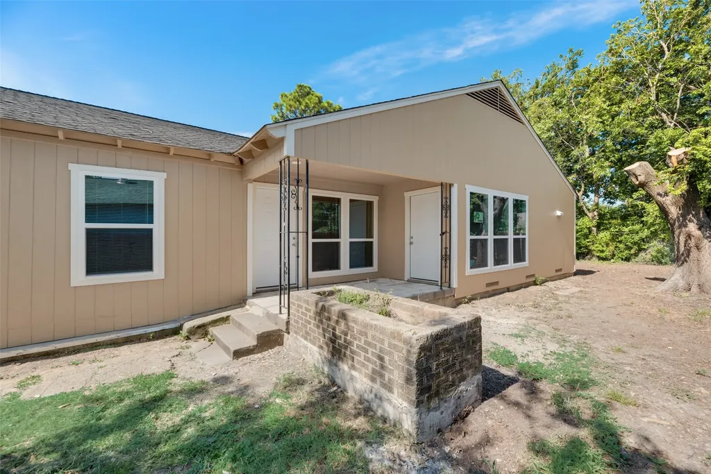 2210 Manor Street Grand Prairie TX 75050