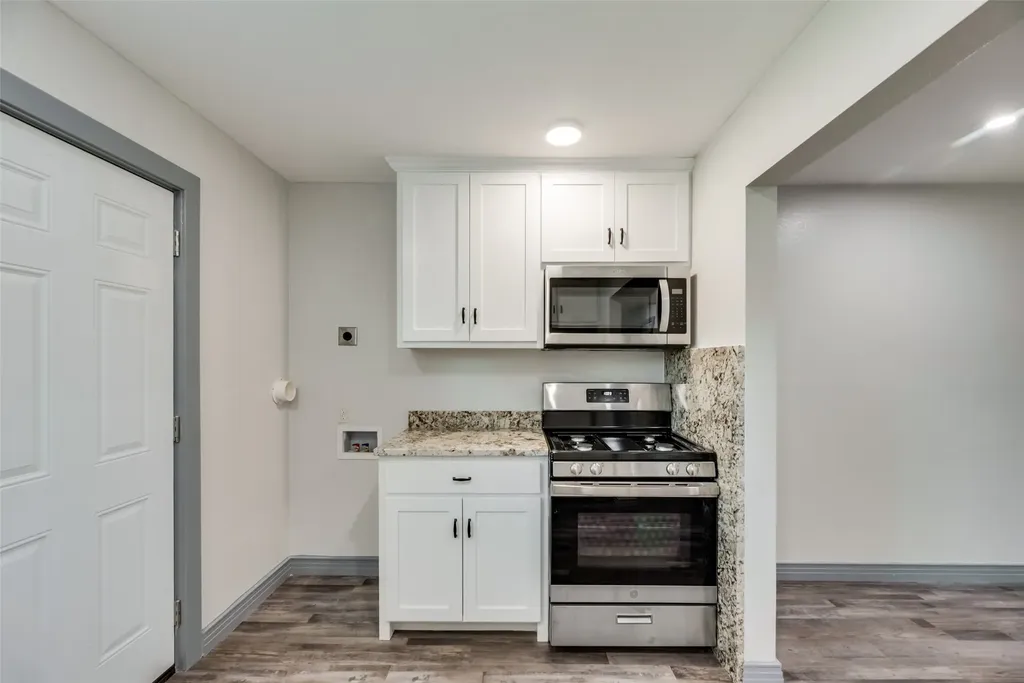 2210 Manor Street Grand Prairie TX 75050