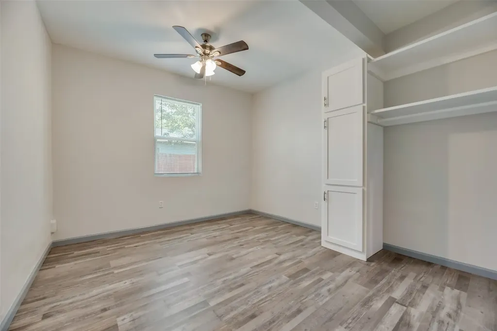 2210 Manor Street Grand Prairie TX 75050