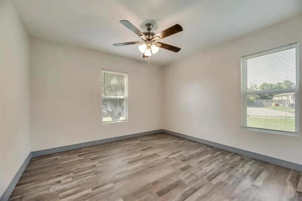 2210 Manor Street Grand Prairie TX 75050