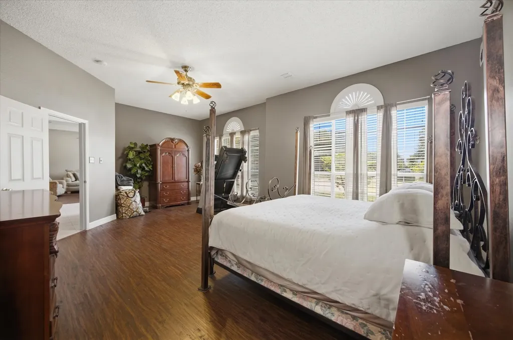 2205 Harborview Boulevard Rowlett TX 75088