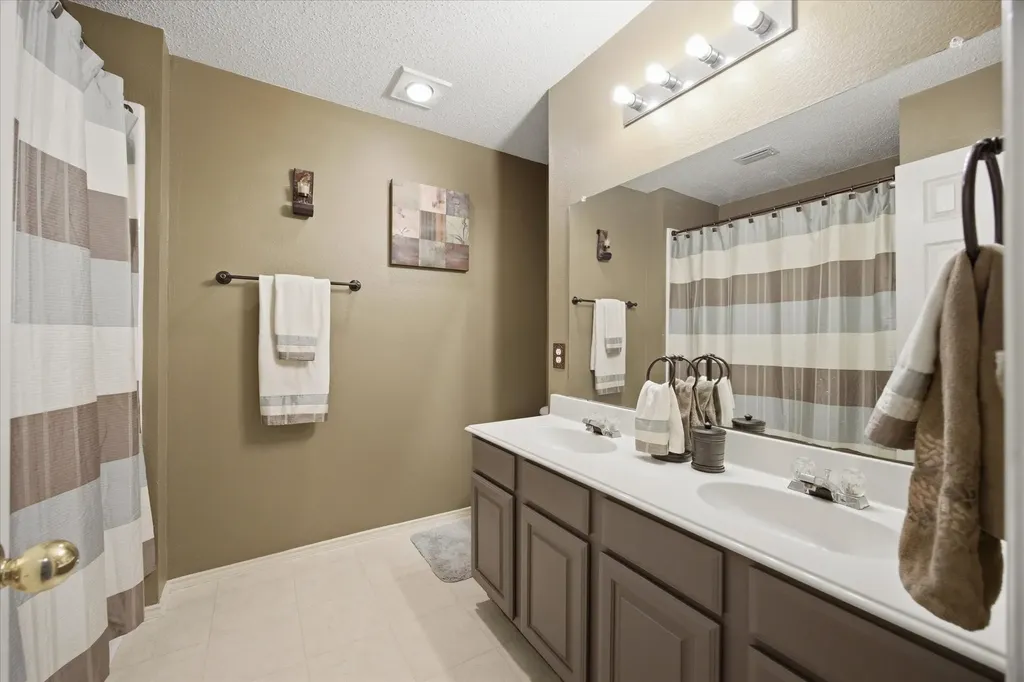 2205 Harborview Boulevard Rowlett TX 75088