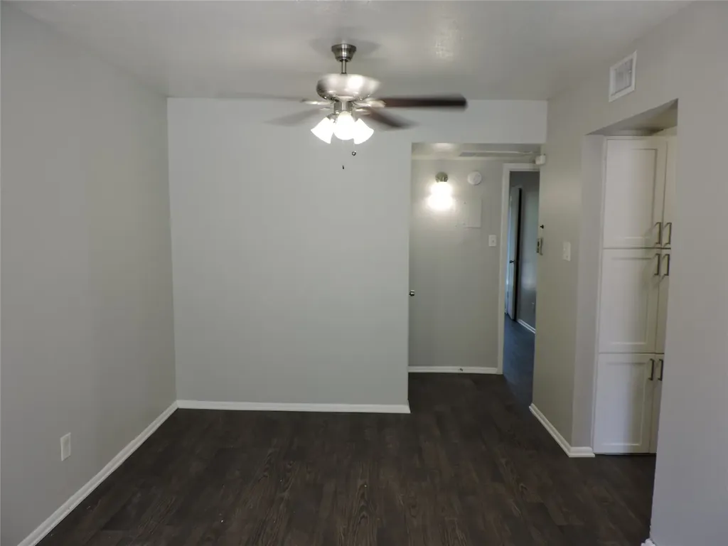 1513 Skyline Drive River Oaks TX 76114