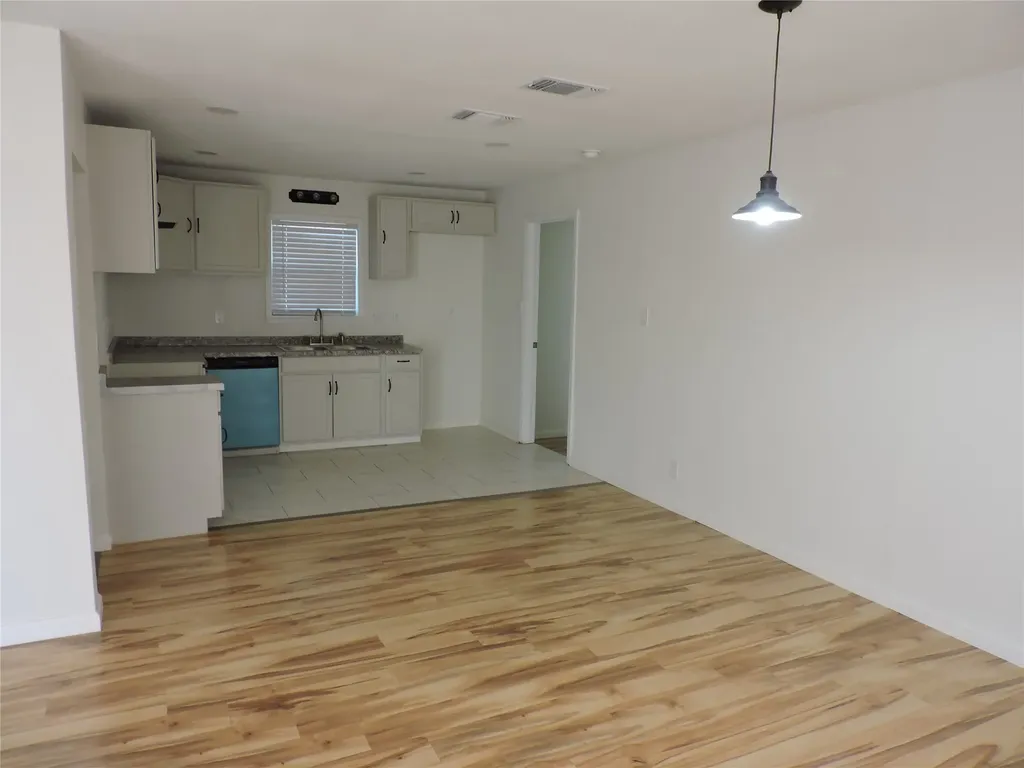 1513 Skyline Drive River Oaks TX 76114