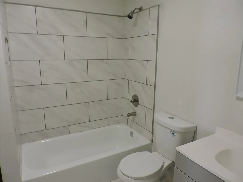 1513 Skyline Drive River Oaks TX 76114