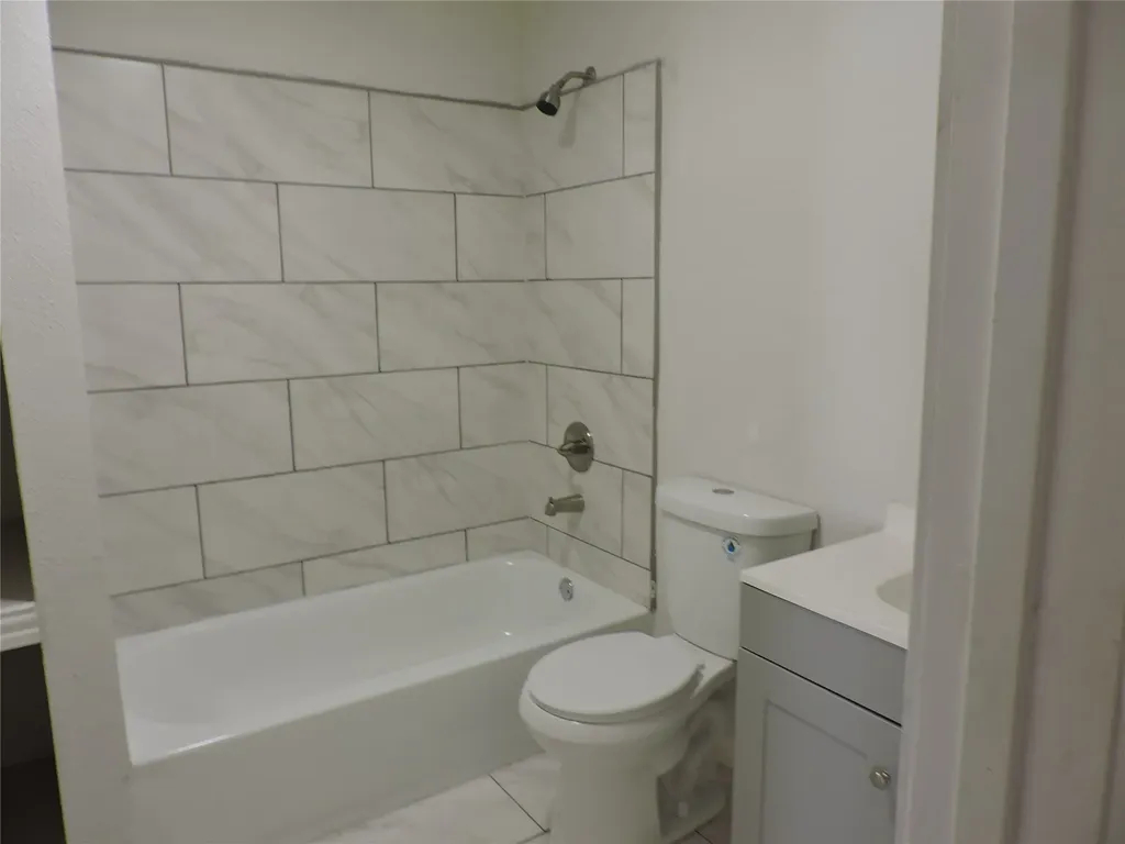 1513 Skyline Drive River Oaks TX 76114