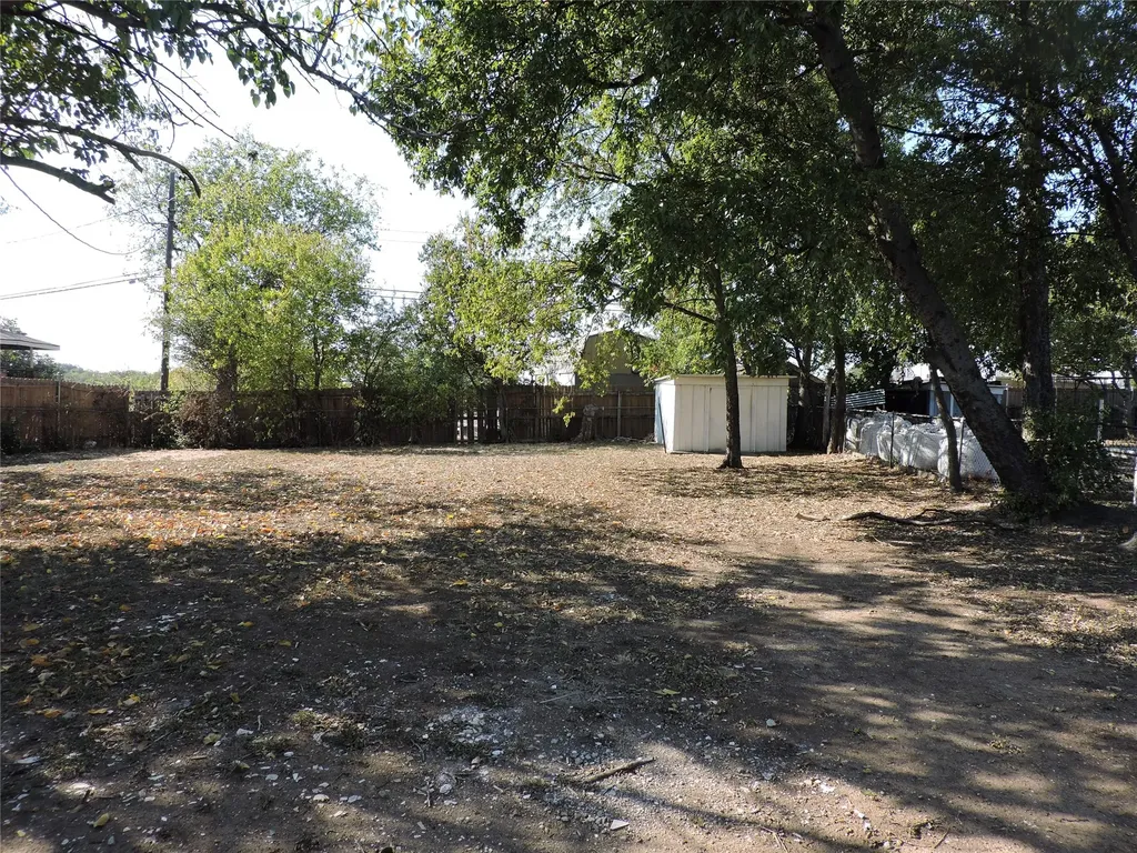 1513 Skyline Drive River Oaks TX 76114
