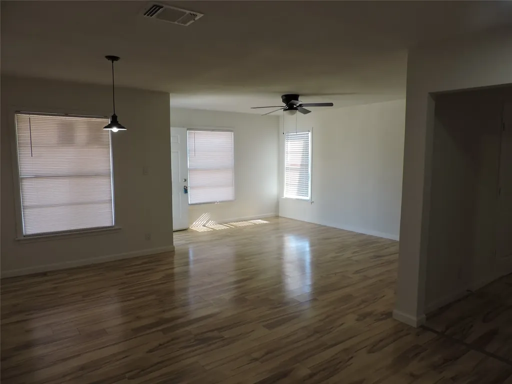 1513 Skyline Drive River Oaks TX 76114