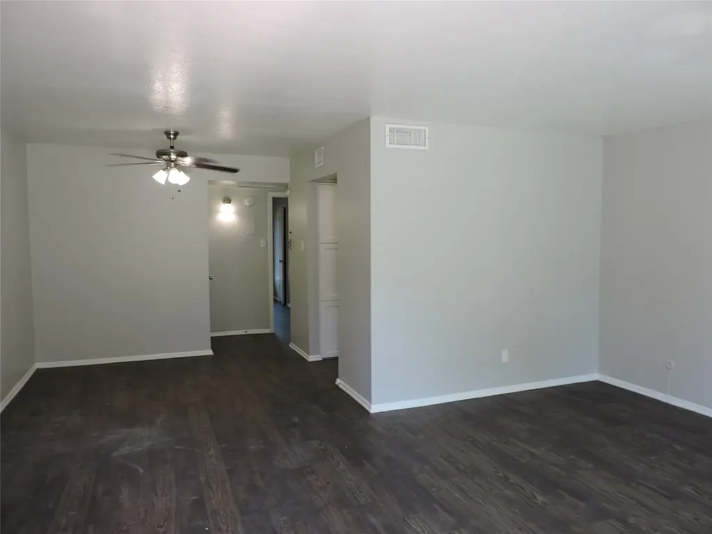 1513 Skyline Drive River Oaks TX 76114