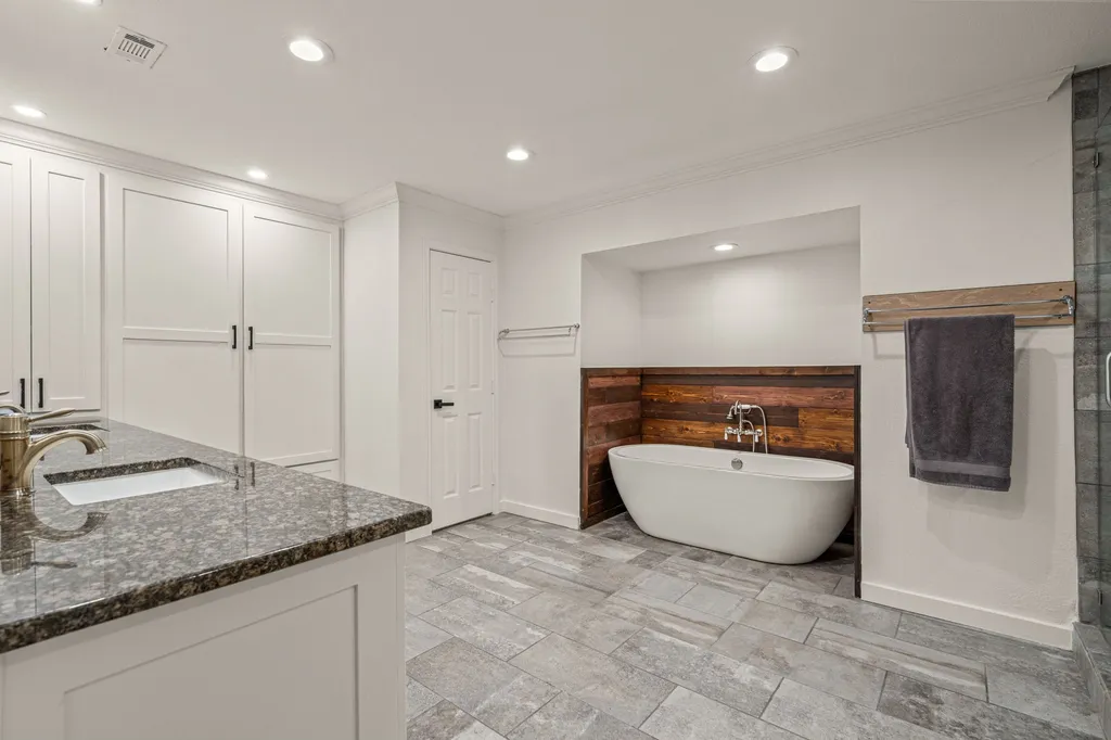 1015 Cimarron Circle Keller TX 76262