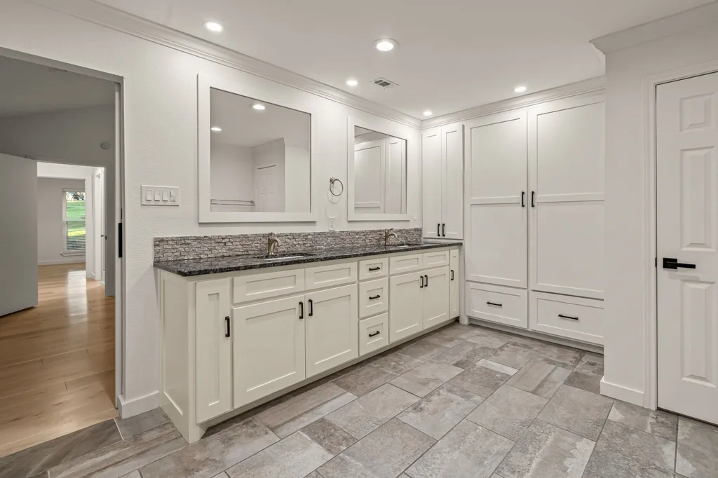 1015 Cimarron Circle Keller TX 76262
