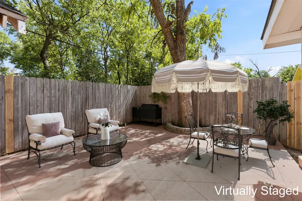 1143 Newport Avenue Dallas TX 75224