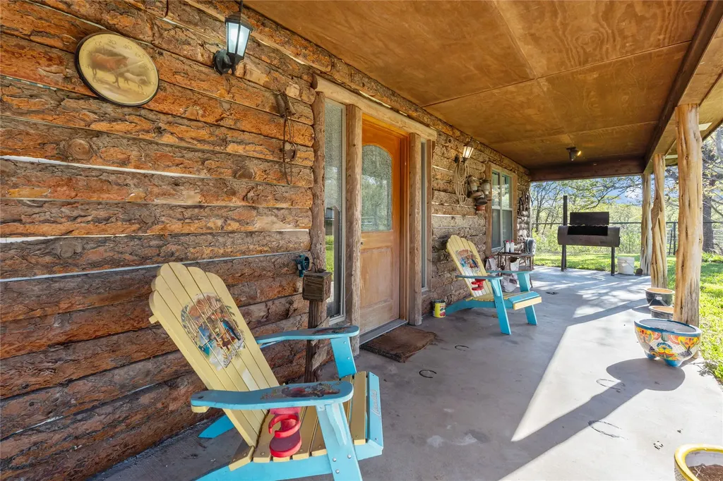 262 N Cheyenne Trail Springtown TX 76082