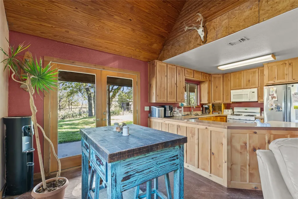 262 N Cheyenne Trail Springtown TX 76082
