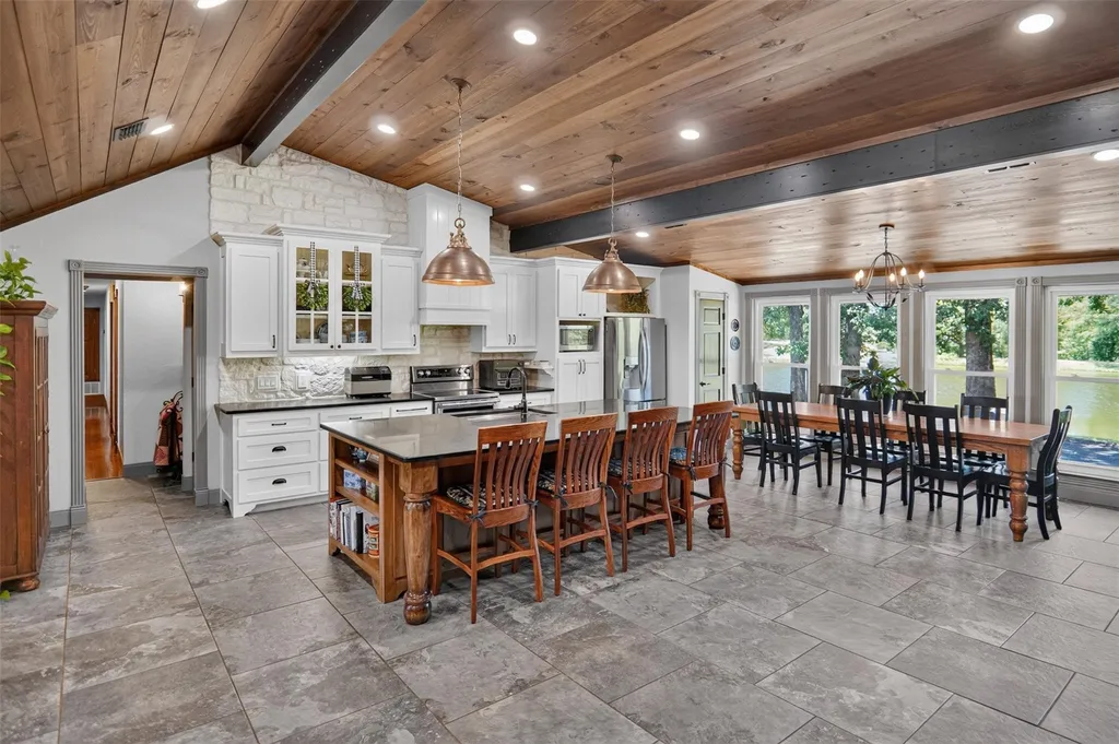 7837 Farm Road 2648 Paris TX 75462