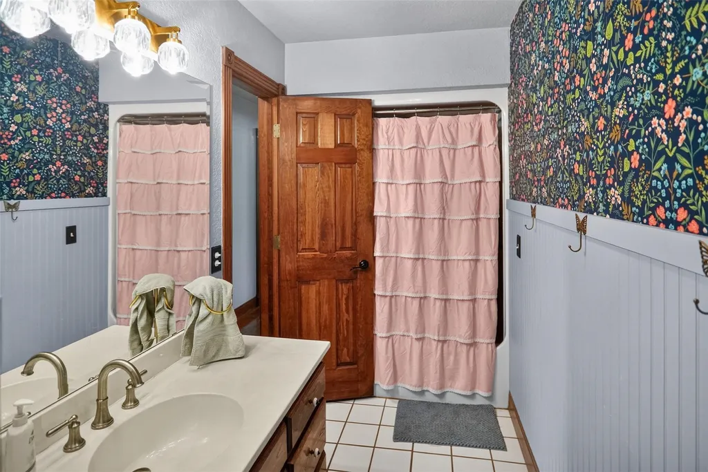 7837 Farm Road 2648 Paris TX 75462
