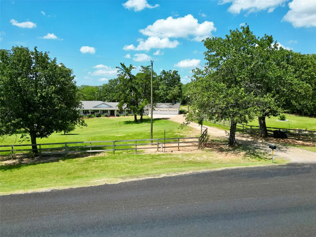 7837 Farm Road 2648 Paris TX 75462