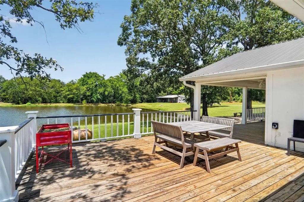 7837 Farm Road 2648 Paris TX 75462