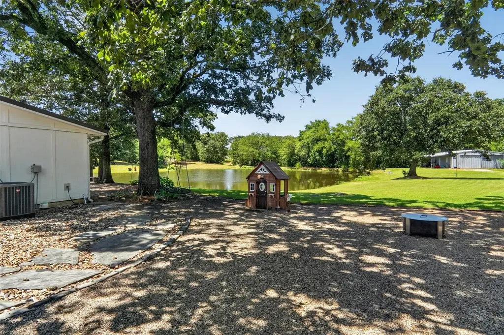 7837 Farm Road 2648 Paris TX 75462