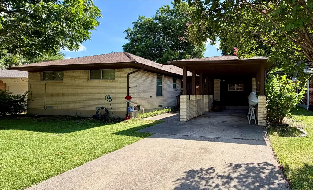 9003 Liptonshire Drive Dallas TX 75238