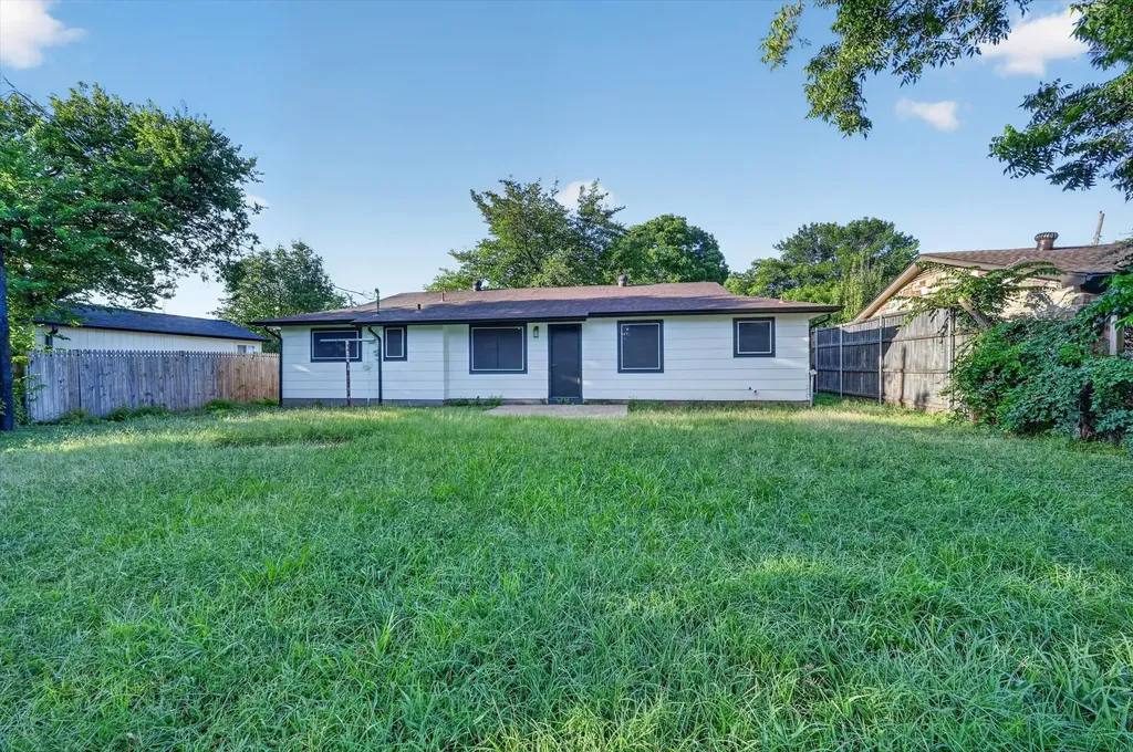4325 Richard Street Forest Hill TX 76119
