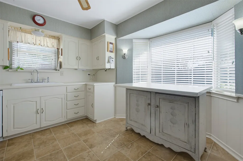 200 N Weatherred Drive Richardson TX 75080