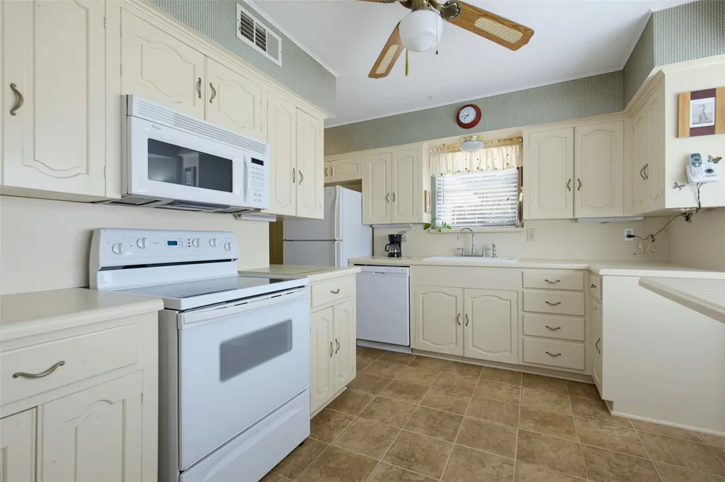 200 N Weatherred Drive Richardson TX 75080